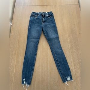 Good American skinny high waisted jeans!
